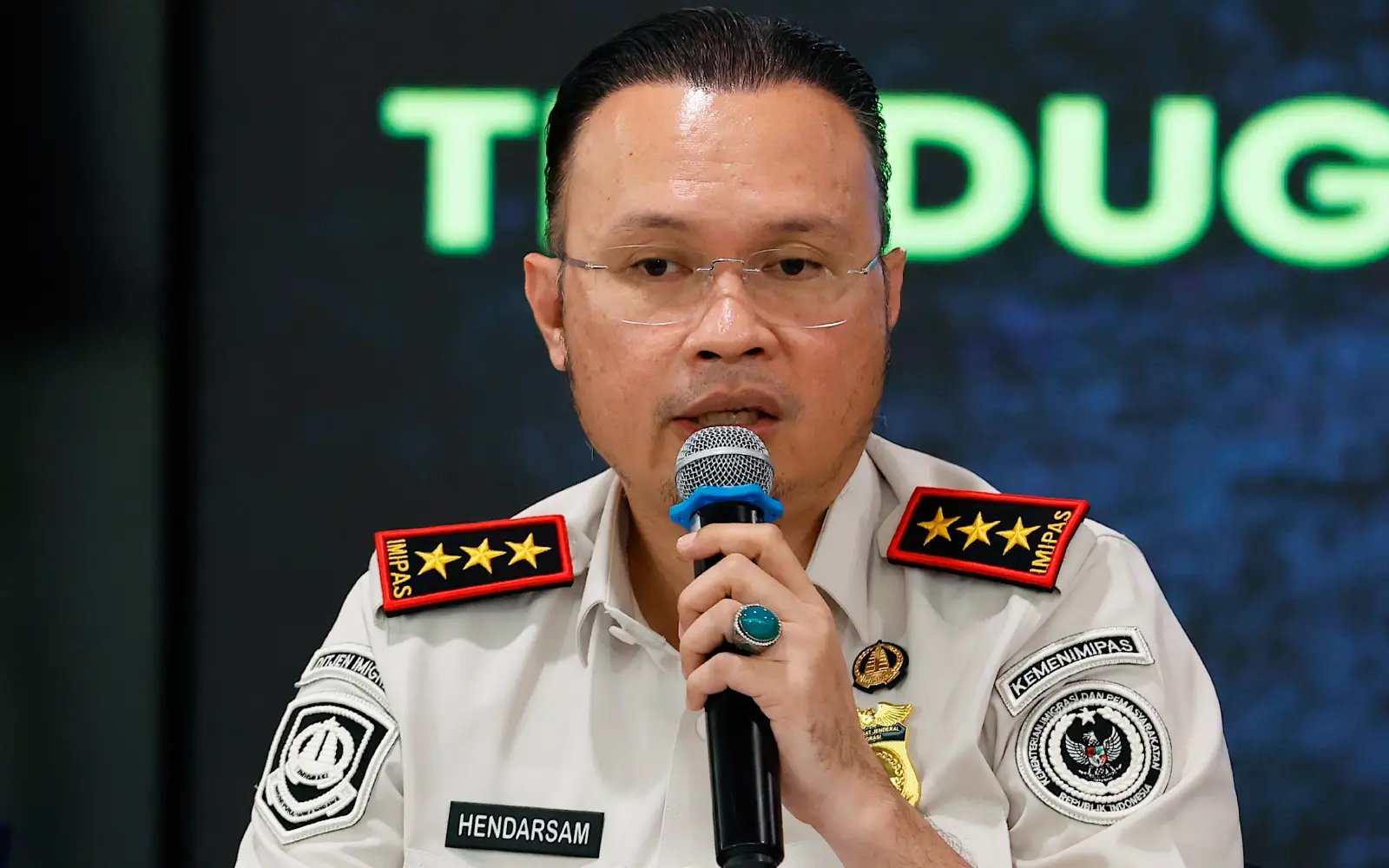Indonesia detains over 200 foreigners over trading scam