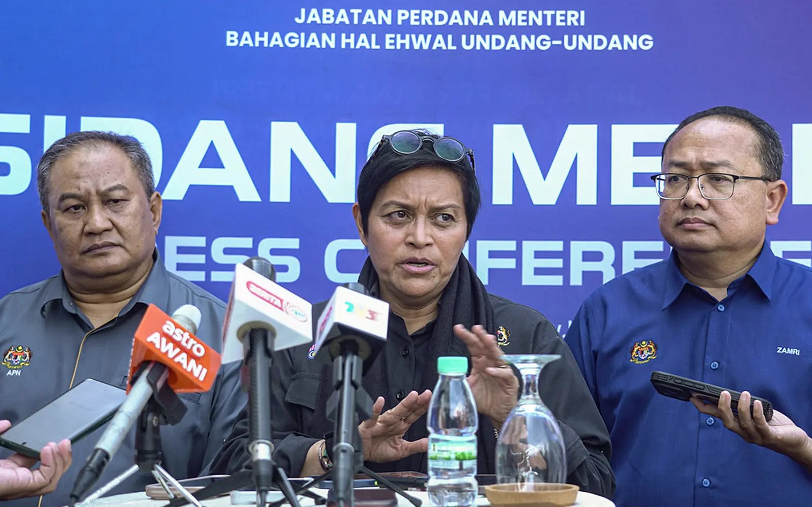 Azalina lauds Anwar’s willingness to limit own tenure as PM