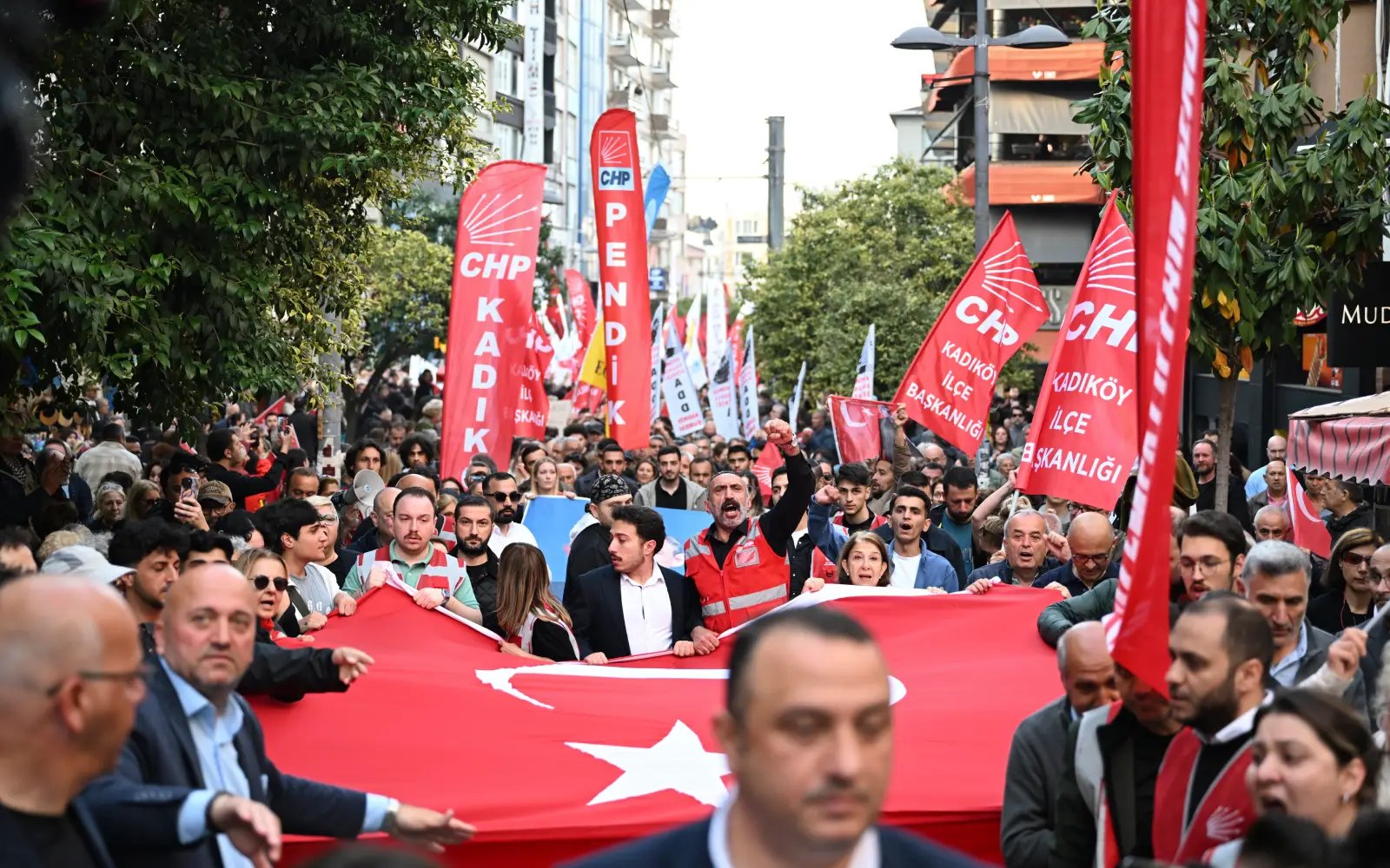 Police fire tear gas to break up Turkey opposition protest