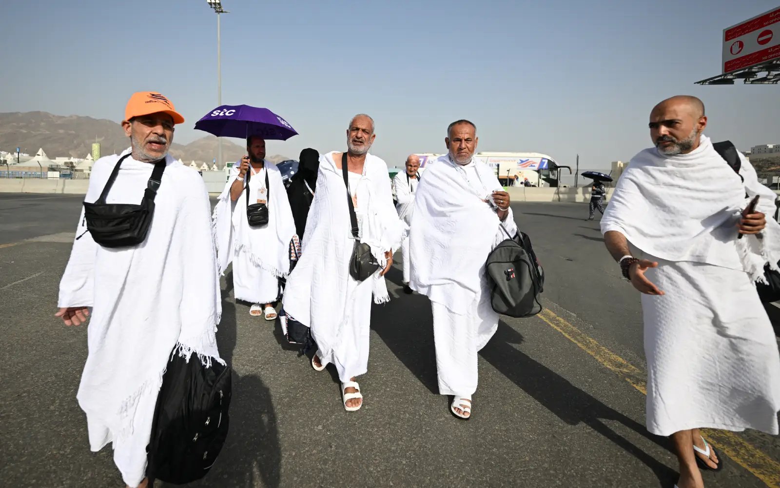 Pilgrims kick off hajj as war’s trajectory hangs in the balance