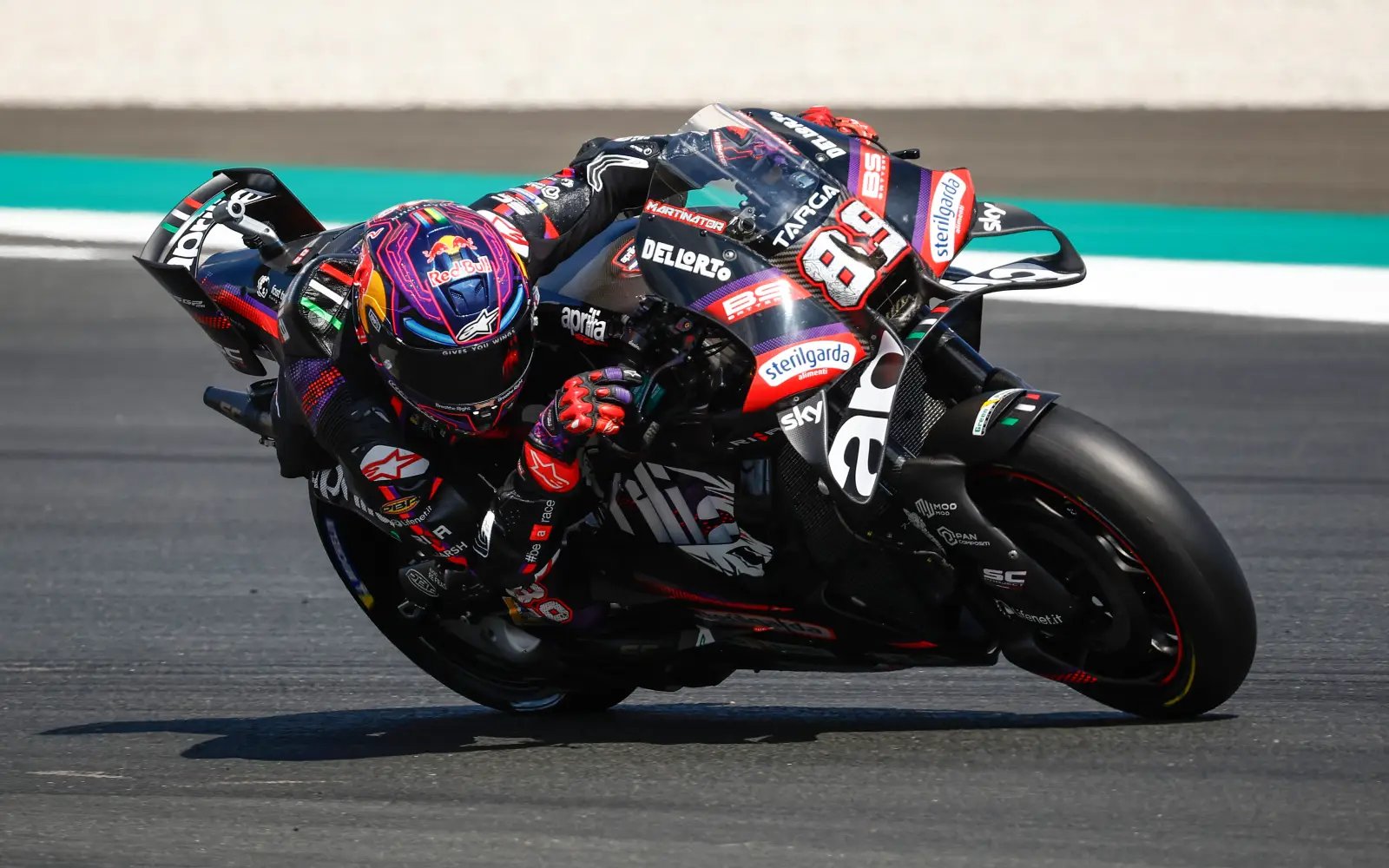 Martin surges to MotoGP sprint victory at Le Mans