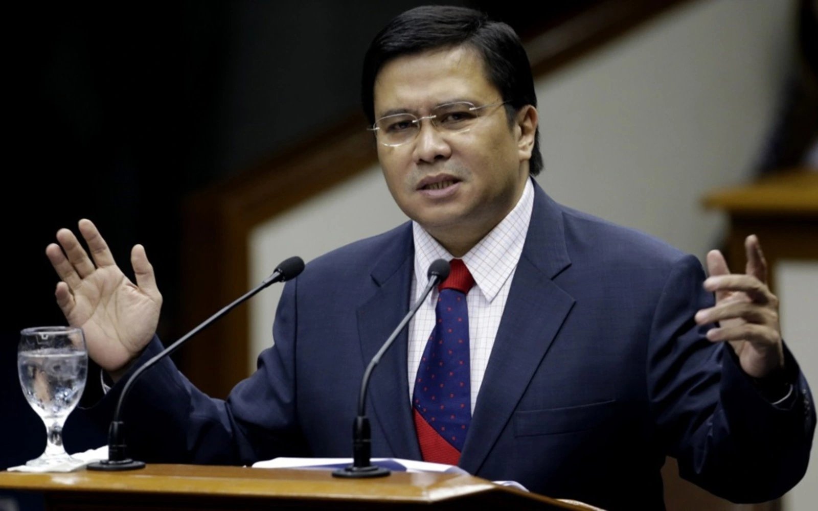 Philippine senator Estrada faces arrest on corruption charges