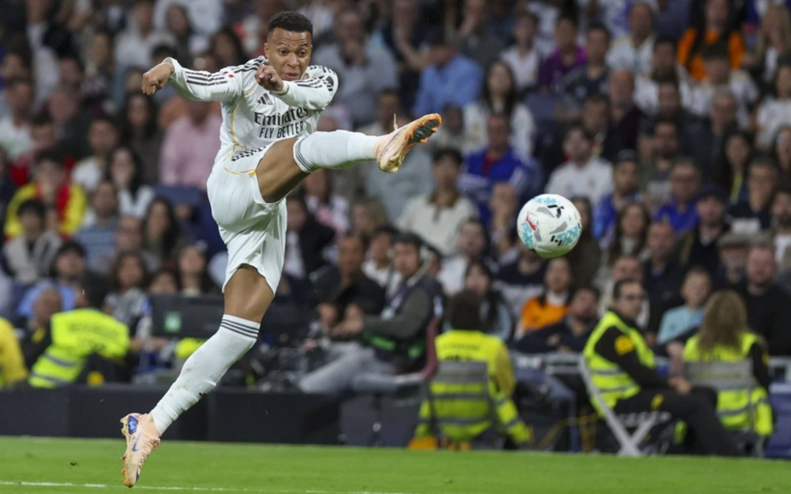 Mbappe whistled as Real Madrid beat Oviedo