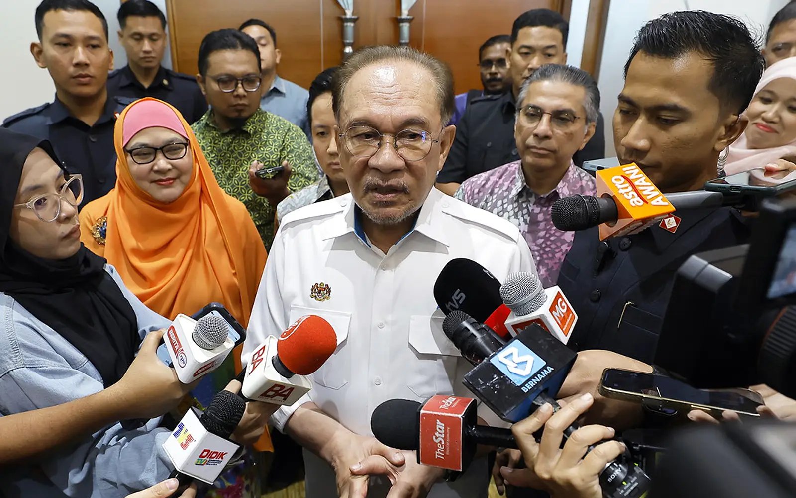 Govt measures to be prudent and targeted, Anwar says on cost of living woes