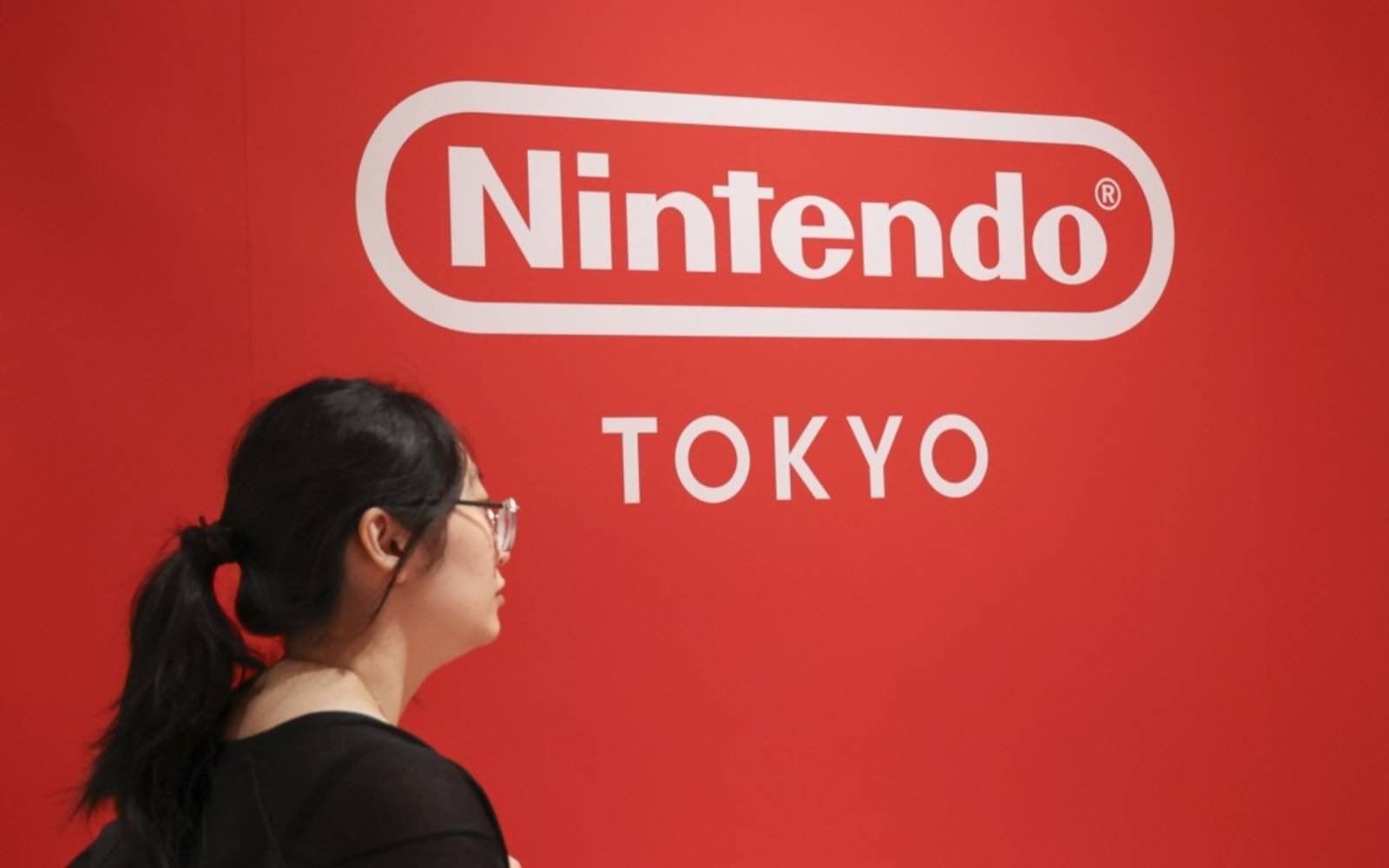 Nintendo shares plunge after profit warning
