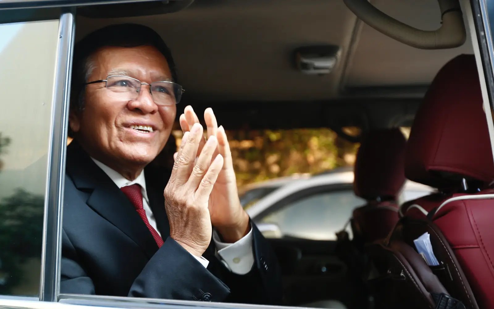 Cambodia’s Hun Sen pardons detained opposition leader