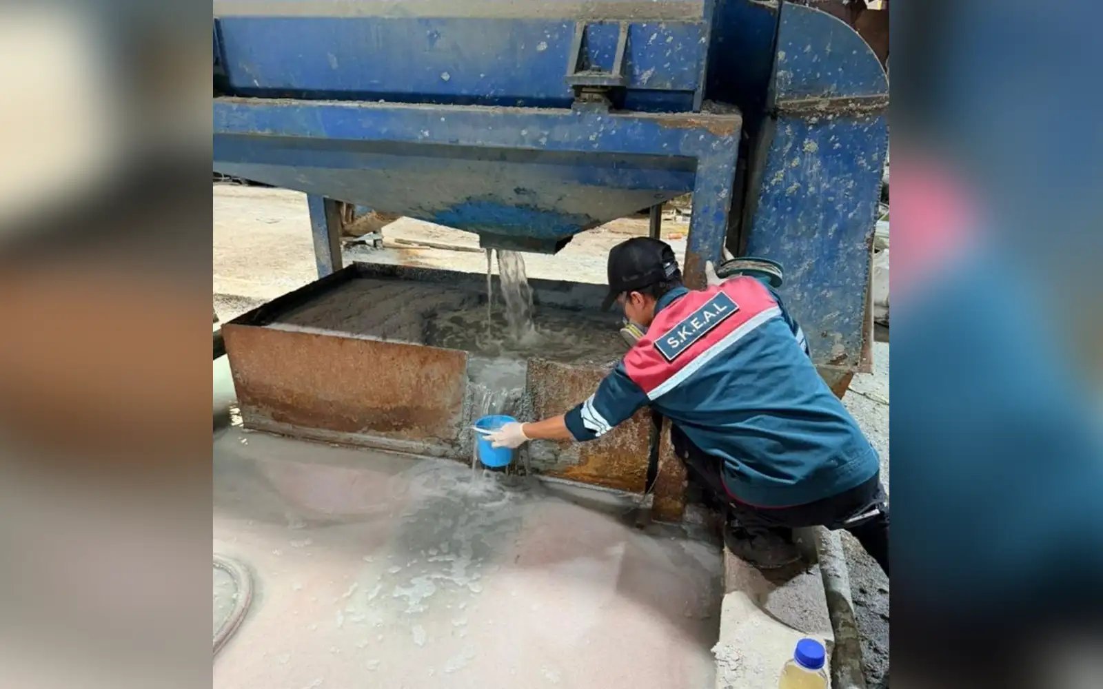Premis kitar semula disyaki punca bau Sungai Semenyih