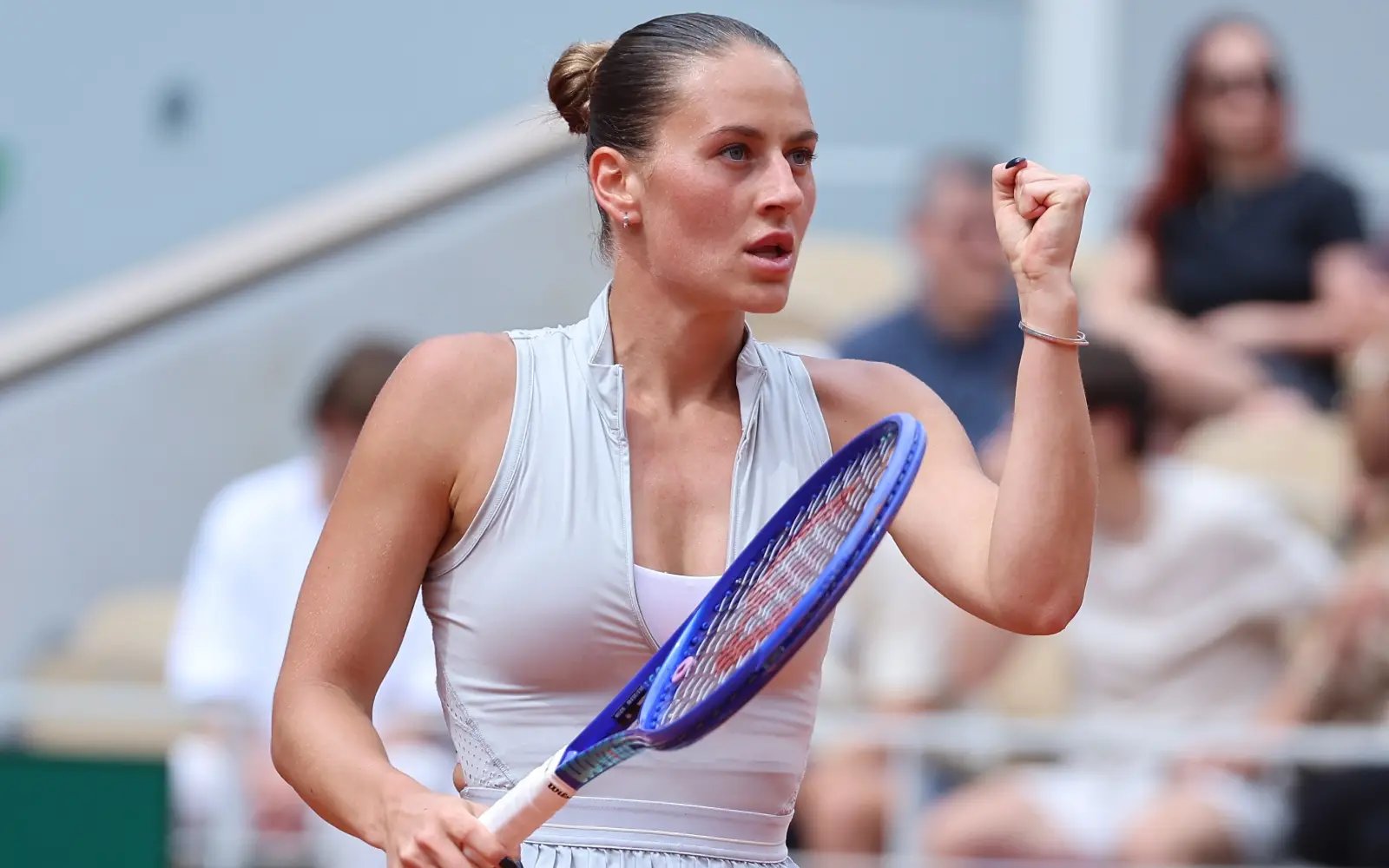 Kostyuk downs 4-time winner Swiatek at French Open