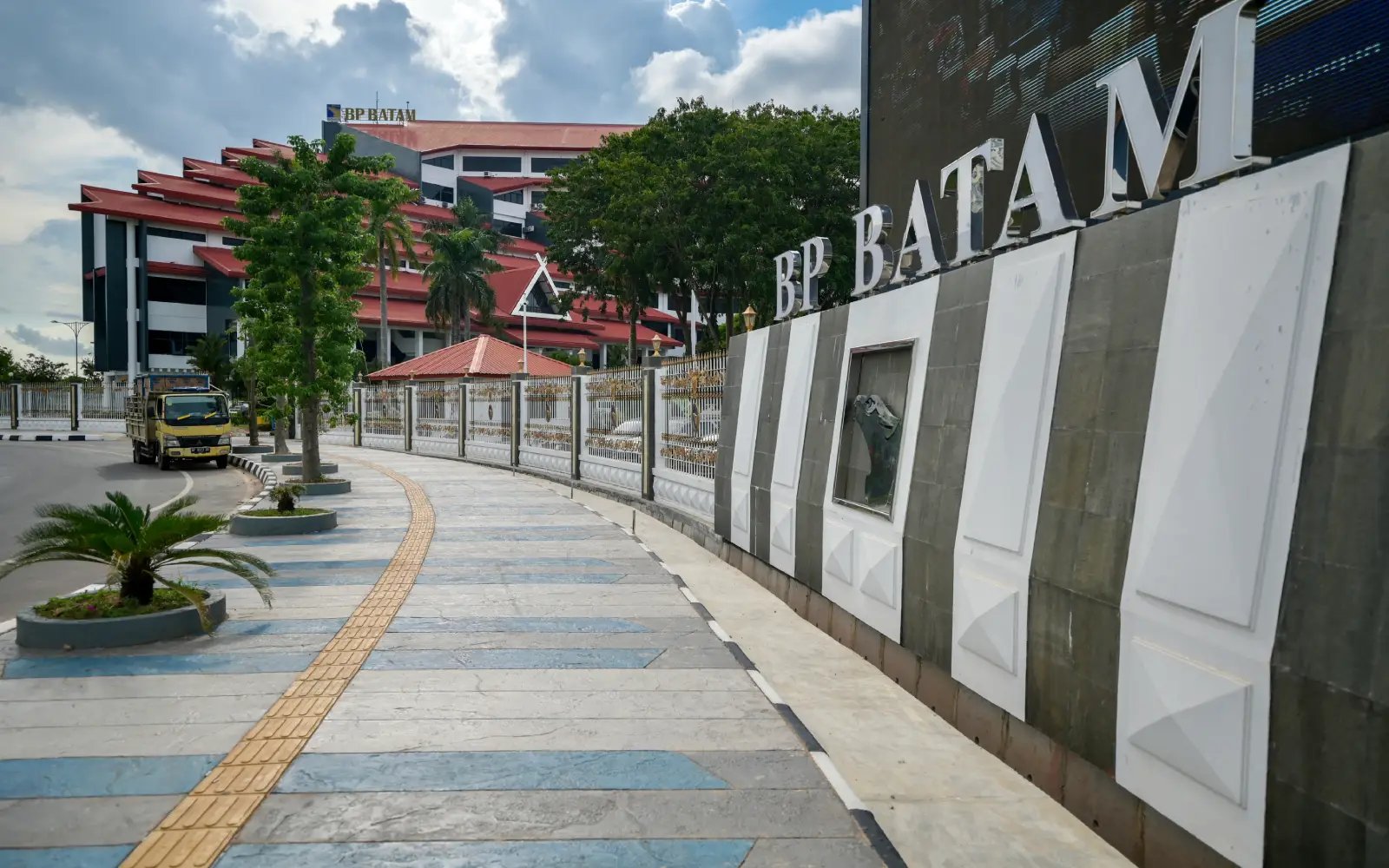 Batam set to host US$5bil AI data centre project