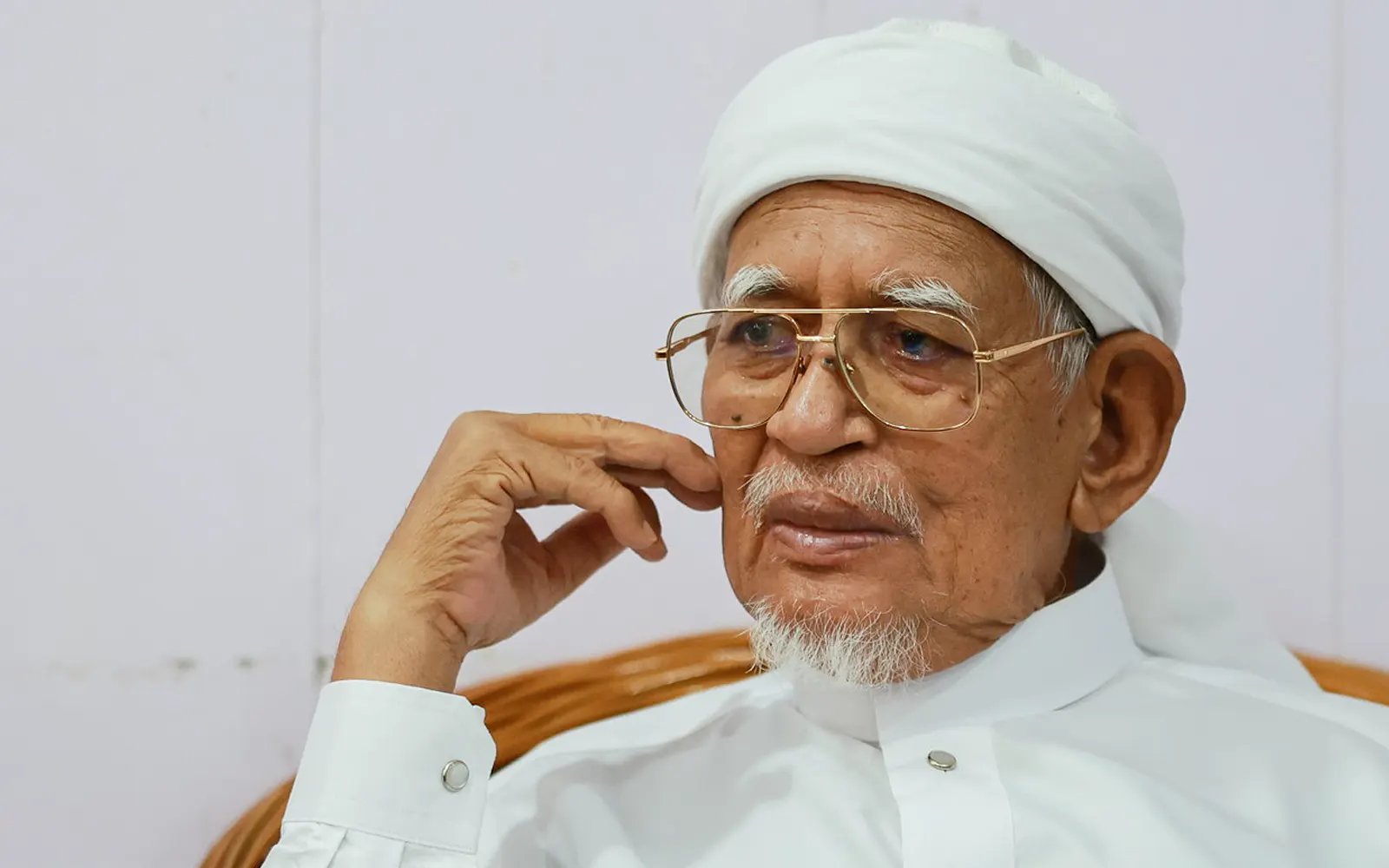 Hadi sanggah dakwaan PAS autokratik, tolak label ‘mullah’