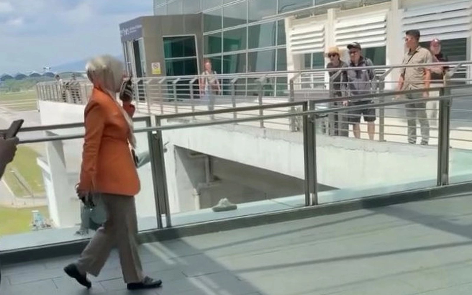 Netizens raise questions after woman falls from ledge at KLIA Terminal 2