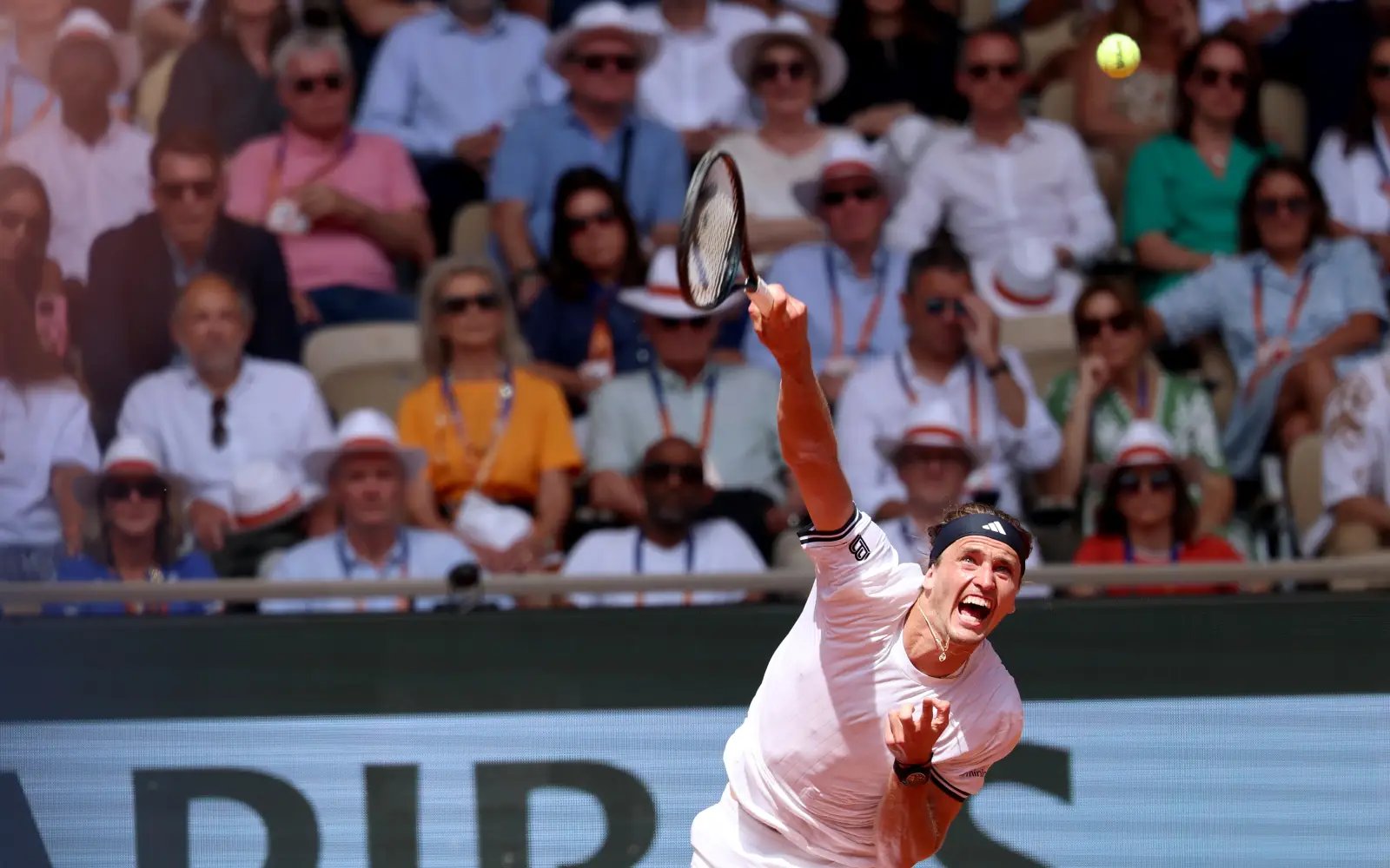Zverev cruises through Roland Garros opener
