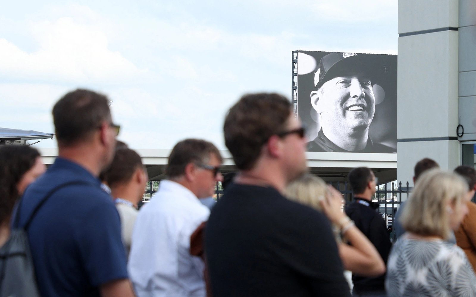 Organisers, fans pay tribute to Kyle Busch at Indy 500, Coca-Cola 600