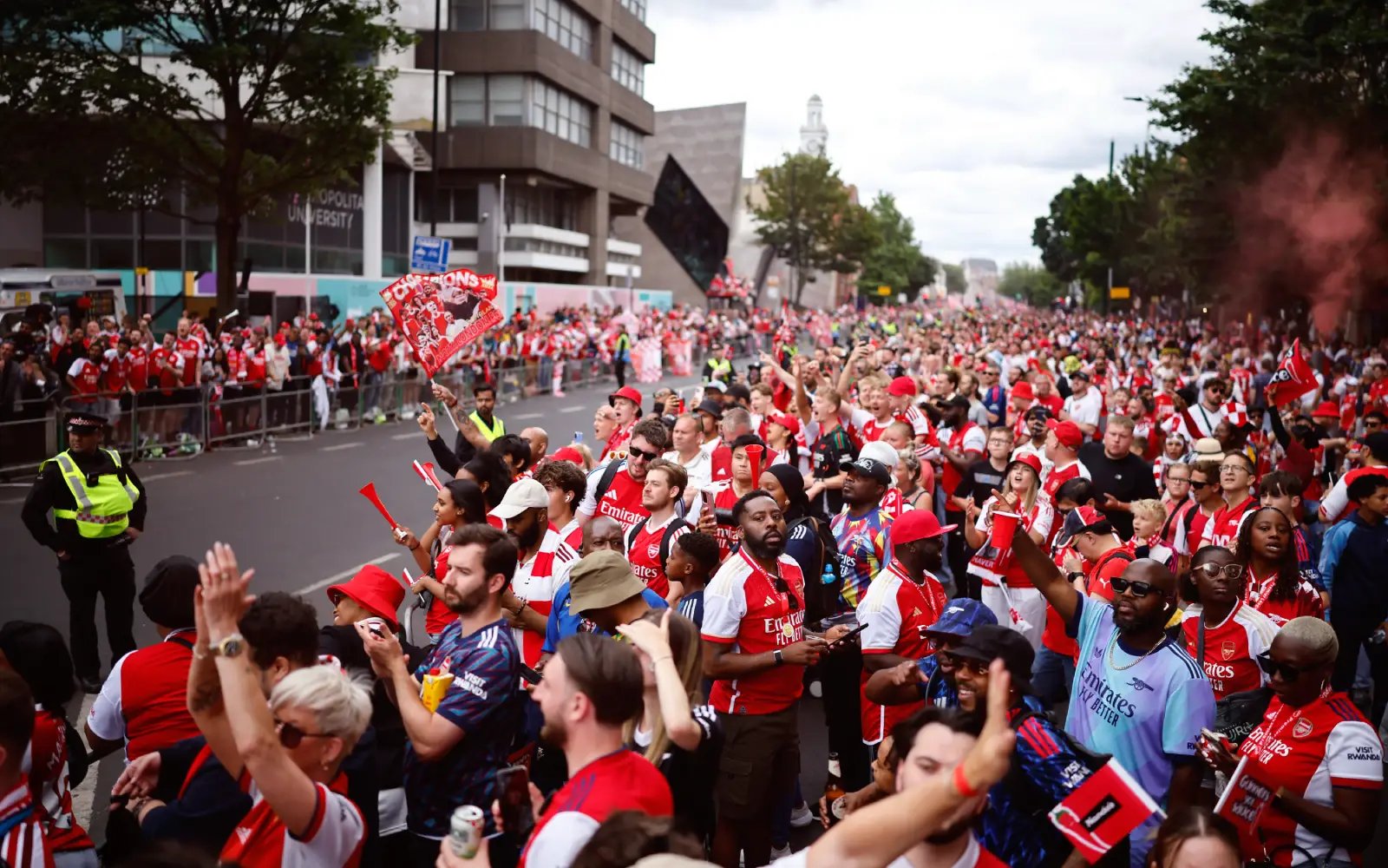 Arsenal set aside loss to PSG with bus parade celebrating Premier League crown