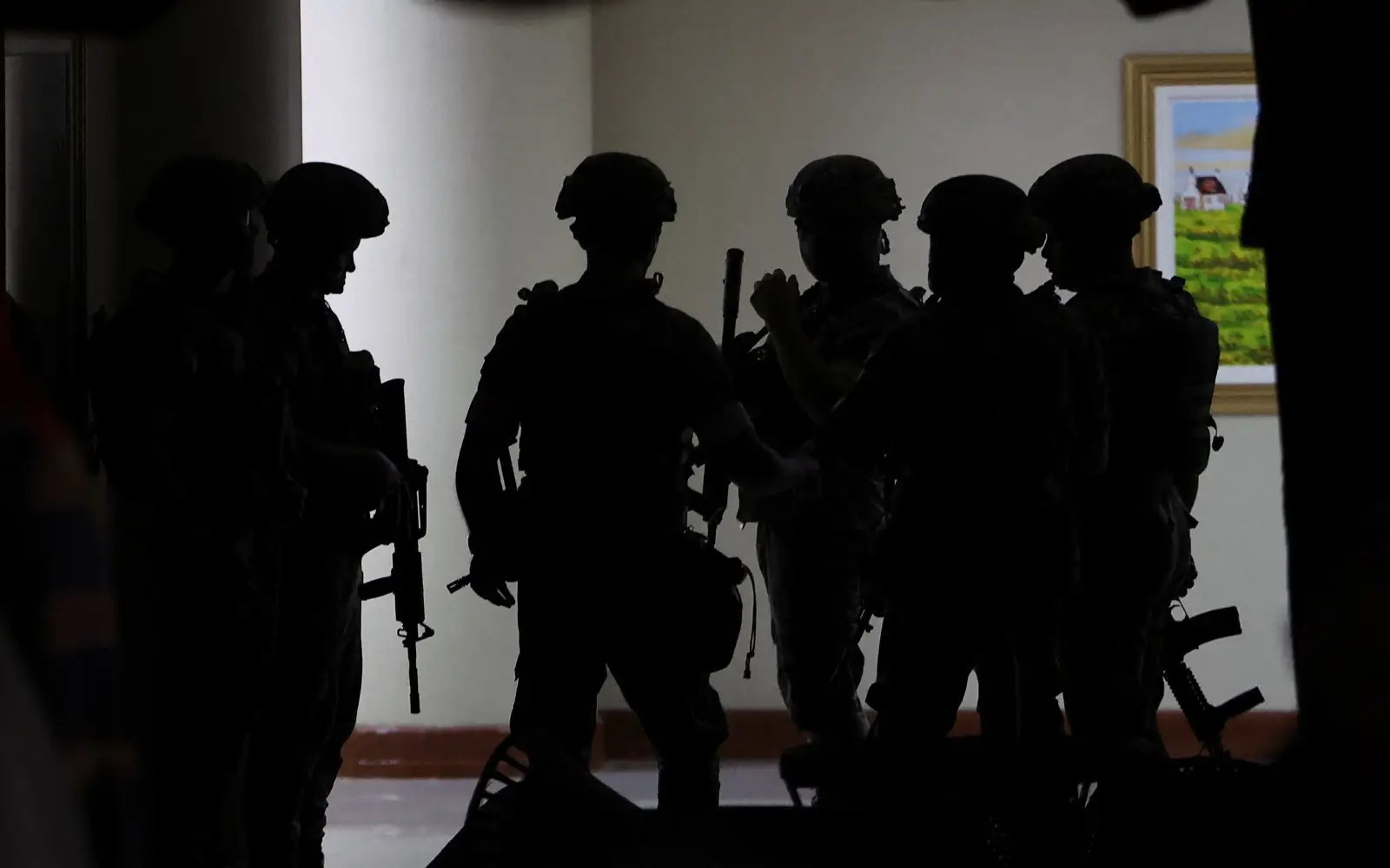 Gunshots fired as chaos erupts at Philippine Senate