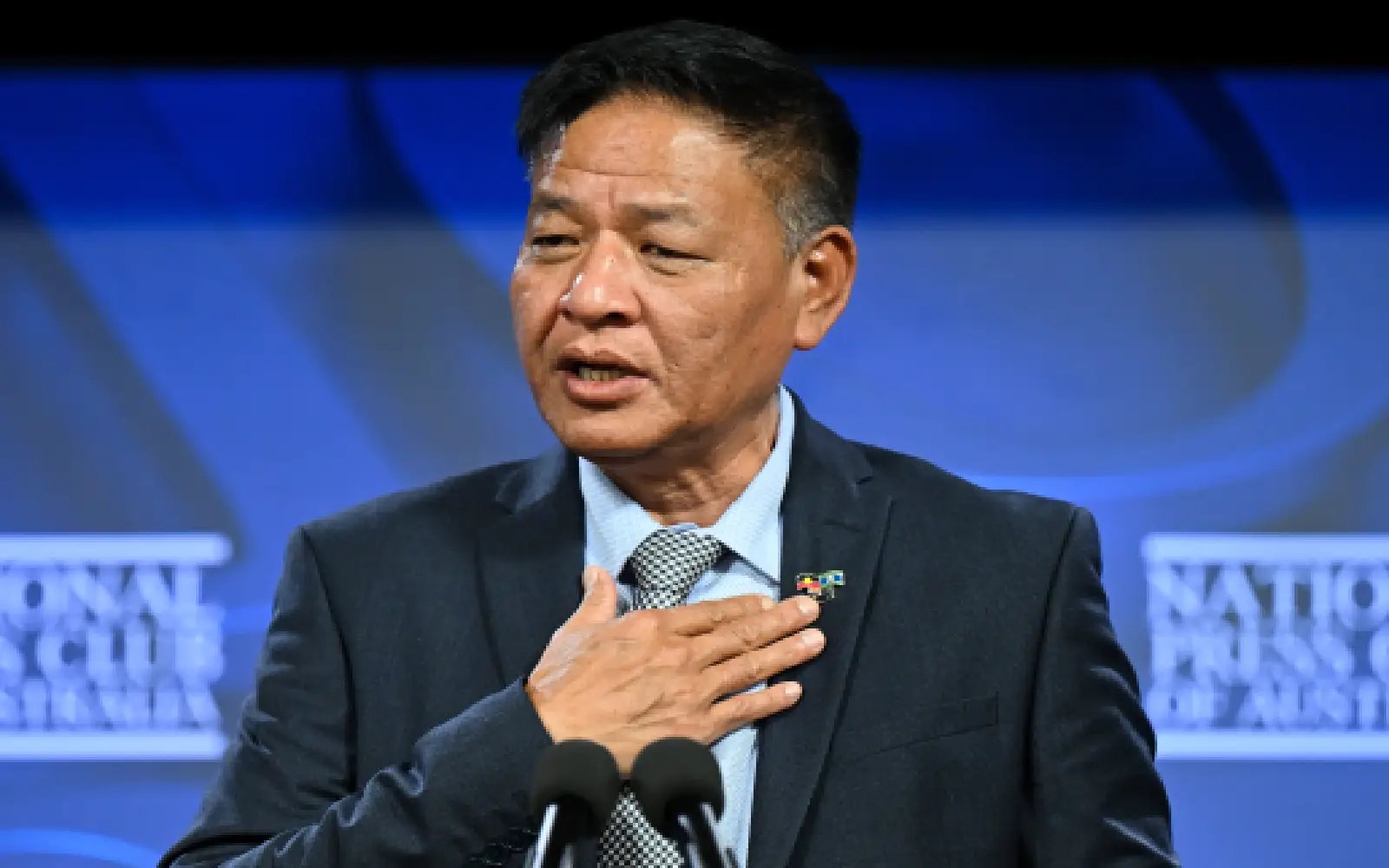 Tibet-in-exile government leader sworn in