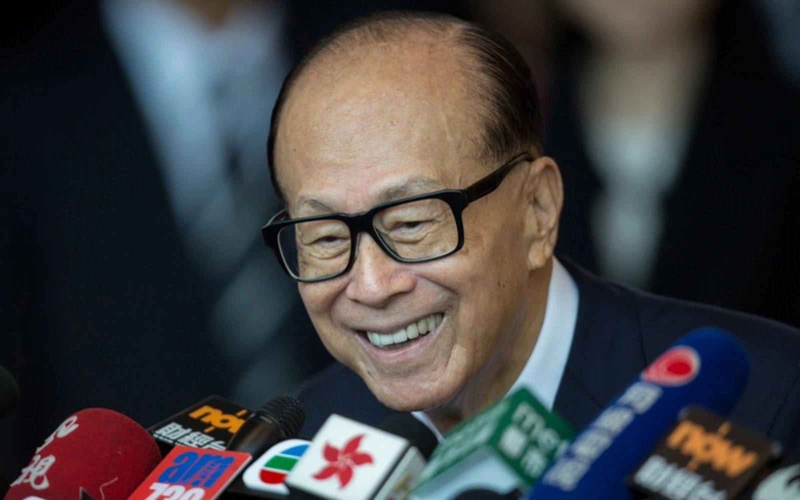 Li Ka-shing eyes more telco sales in ‘cash is king’ strategy