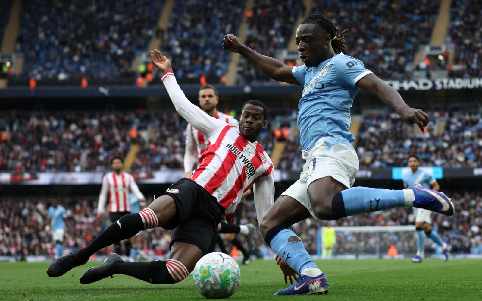 Man City keep title race alive, Liverpool frustrated by Chelsea