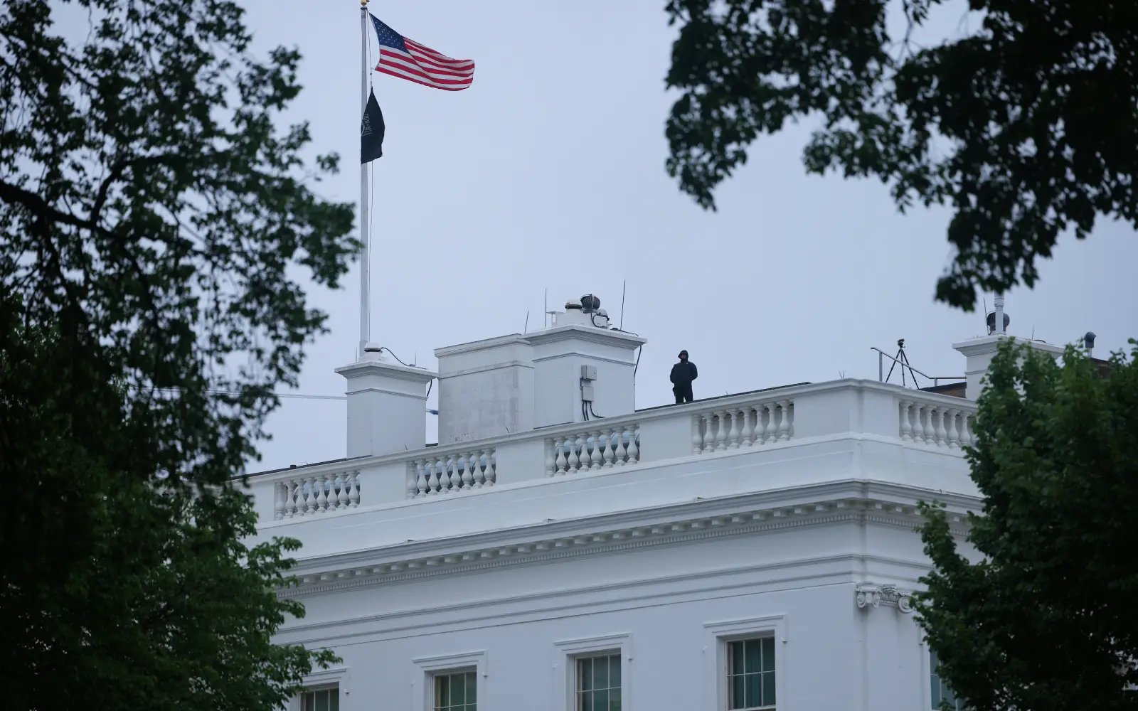 Gunman killed by US Secret Service after opening fire near White House