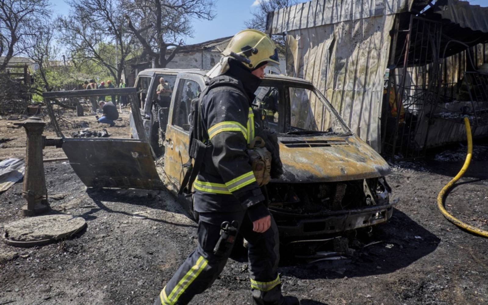 Ukraine, Russia report civilian attacks on second day of truce