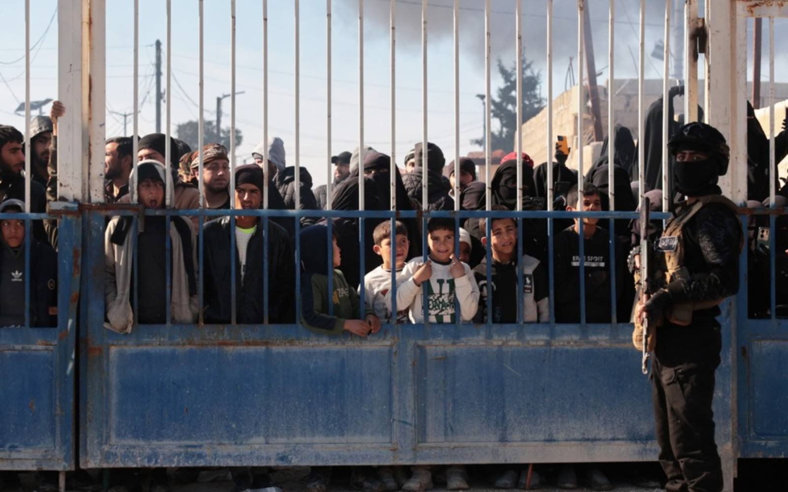 13 Australians linked to alleged IS members return from Syria