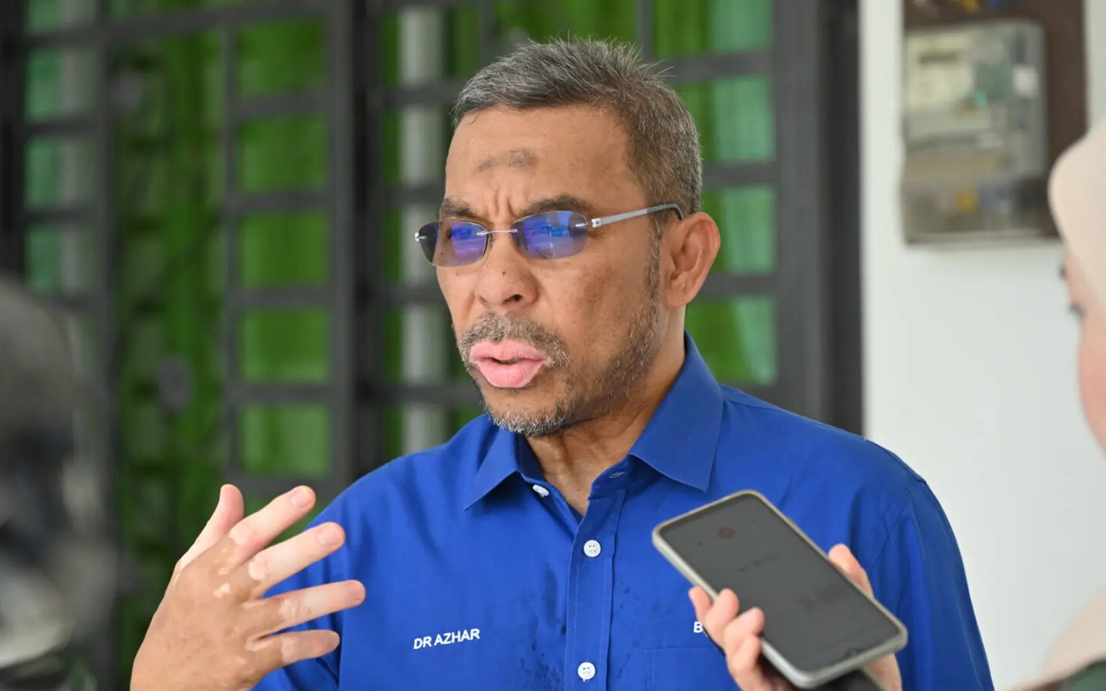 Ketua Umno Beruas nafi tampar cucu Nik Aziz